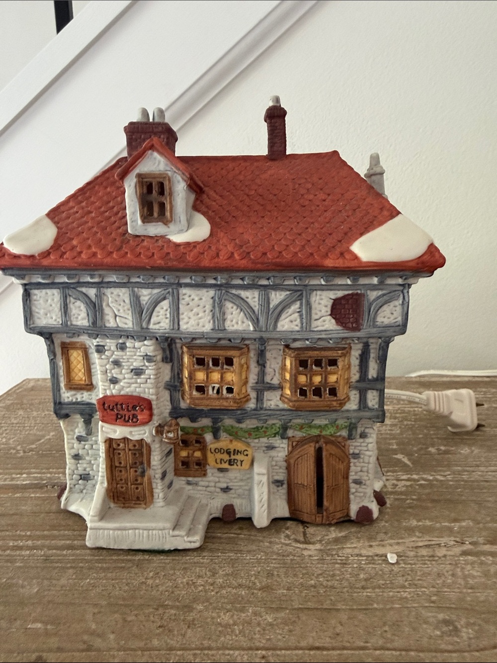 Department 56 Dickens Series 1986 “Pub”